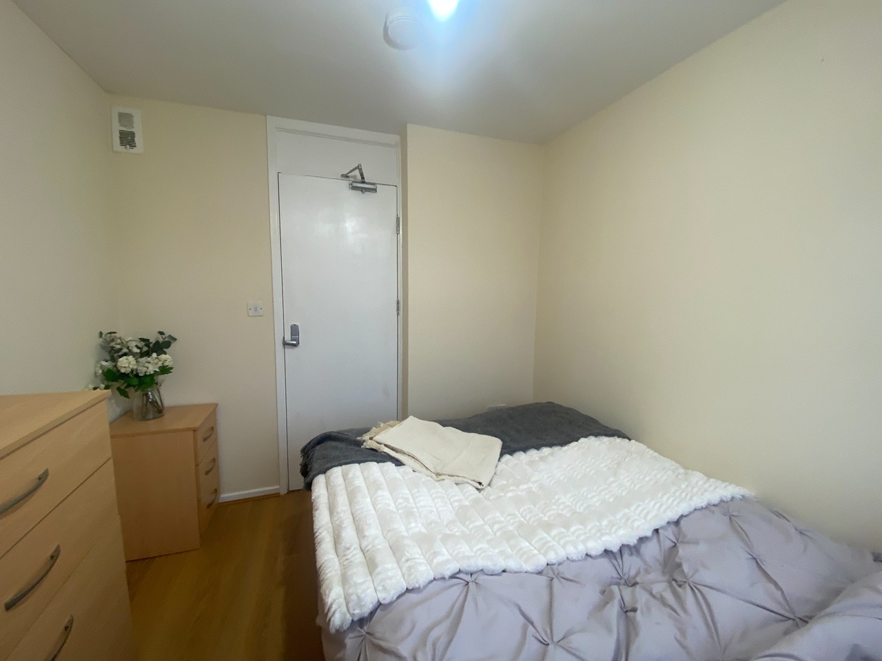 Additional image 2 of Room in a Shared House, Summer Road, B15, N1 7GU