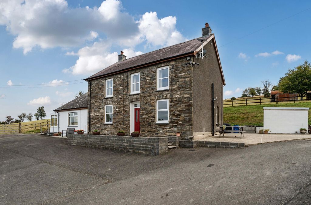 4 bed farm for saleCwmann, Lampeter SA48 photo 2