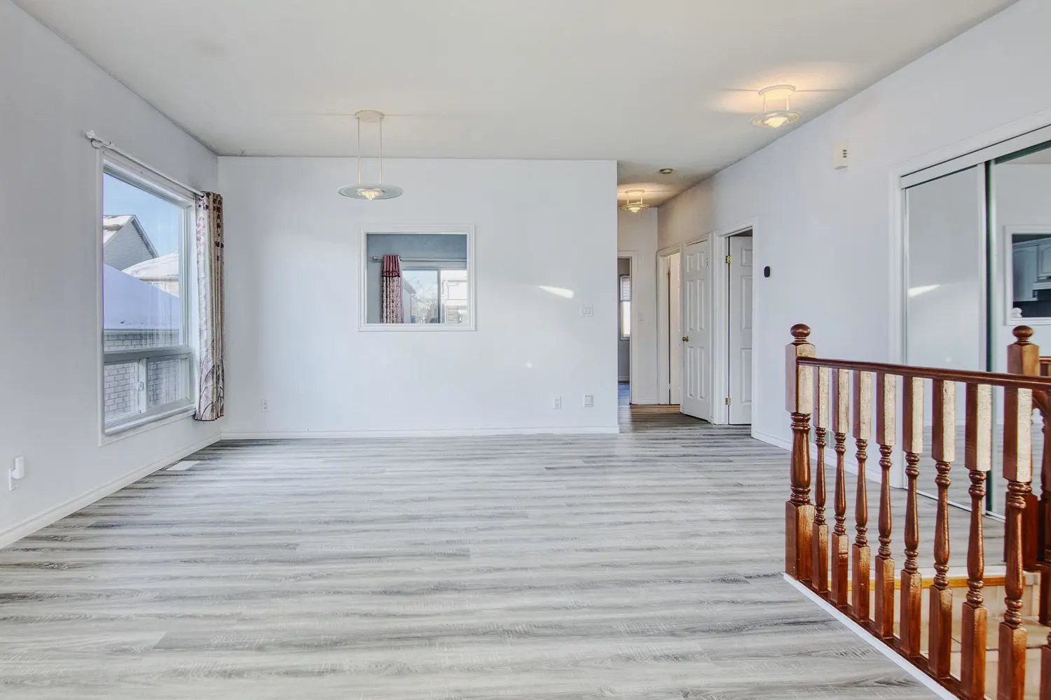 Additional image 3 of 11 Cozocar Crescent