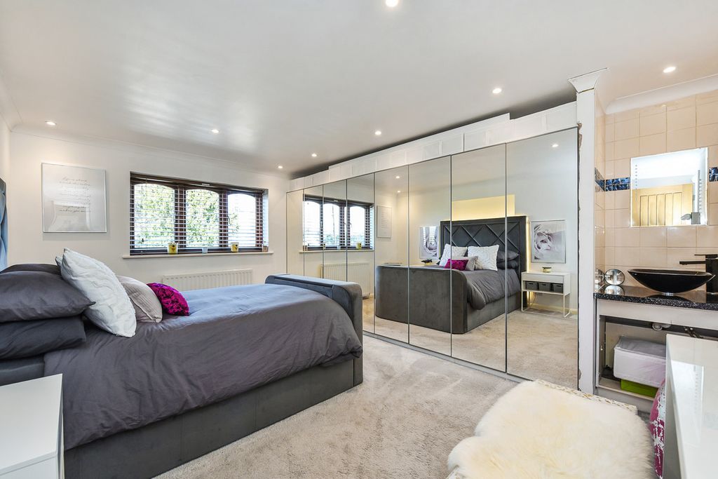 Additional image 12 of 5 bed property for saleGomeldon, Salisbury SP4