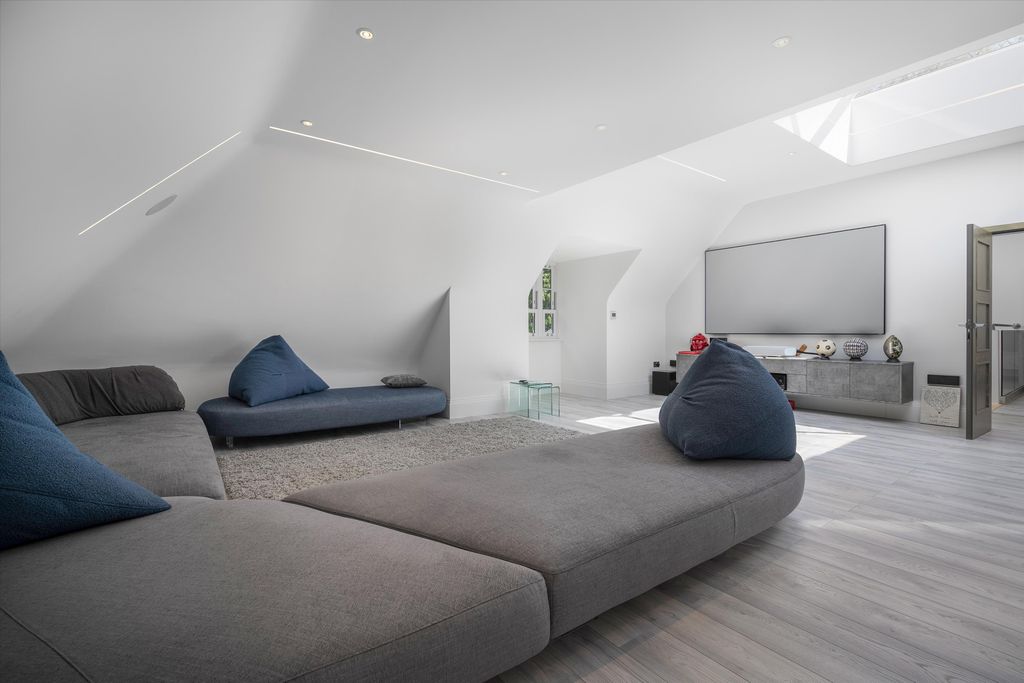 Additional image 31 of 6 bed detached house for saleHorsegate Ride, Ascot, Berkshire SL5