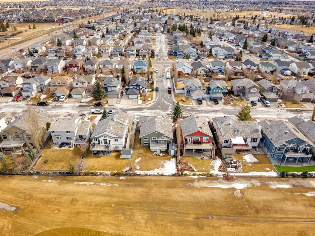 Additional image 4 of 657 Woodside Court NW, Airdrie, AB, T4B 2W2