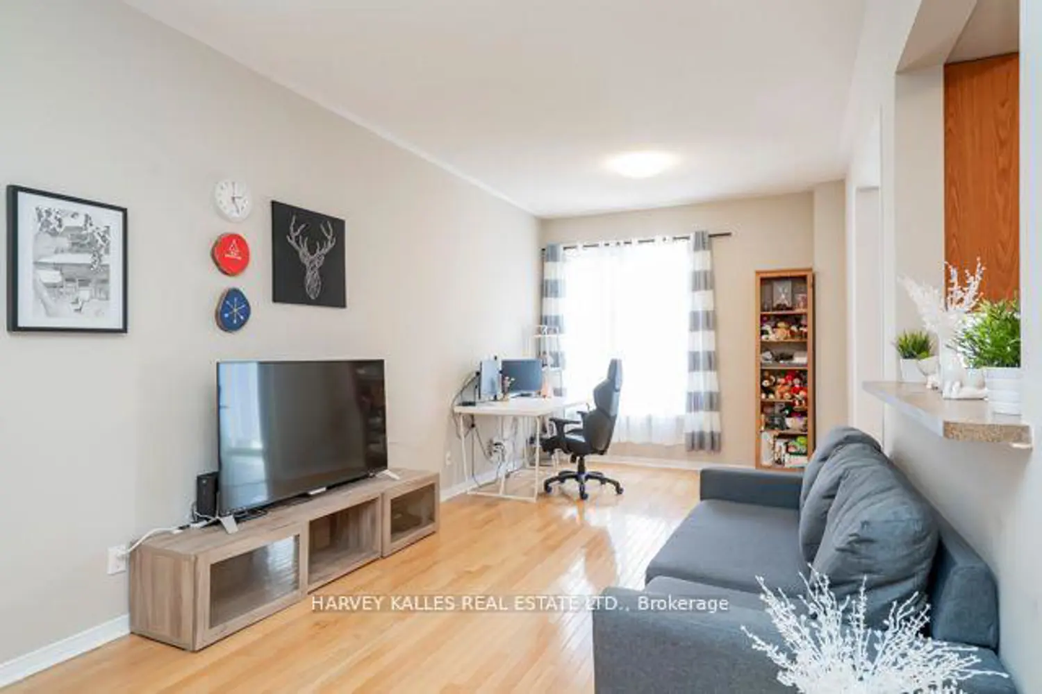 Additional image 4 of 3886 Skyview Street