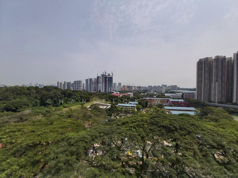 81 Commonwealth Close