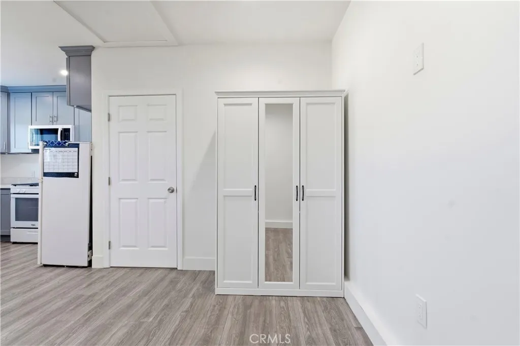 6942 Atoll Ave, North Hollywood, CA 91605