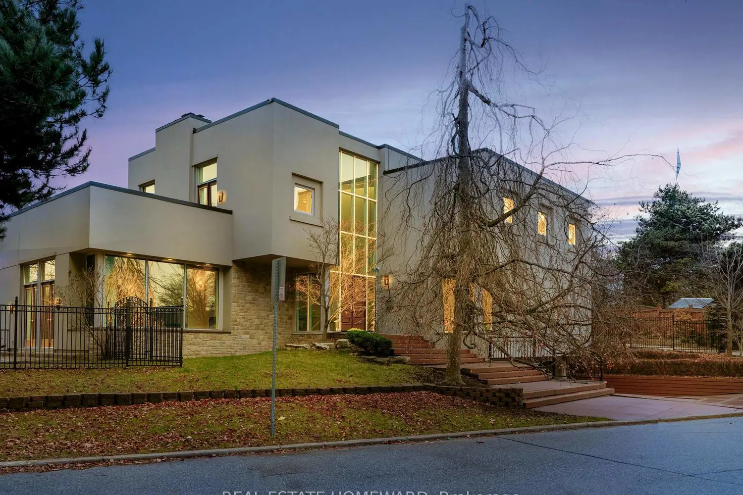 128 Laurentide Drive