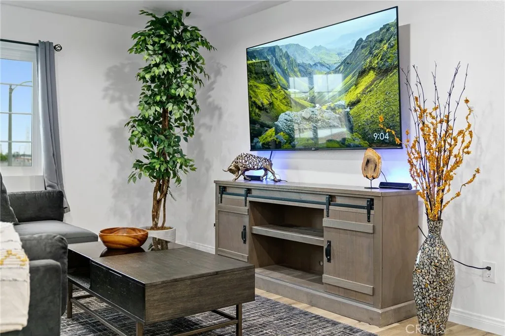 Additional image 47 of 329 E Lanzit Ave, Los Angeles, CA 90061