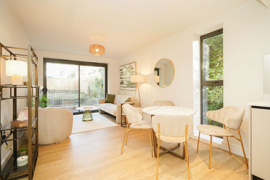 Additional image 8 of 2 bed flat for saleApt 2 Lydgate Green Apartments, Crosspool, Sheffield S10