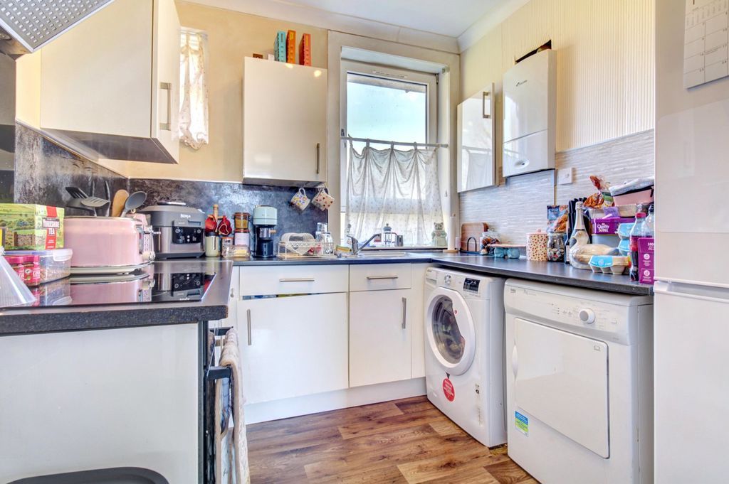 Additional image 4 of 2 bed flat for saleTontine Park, Renton G82