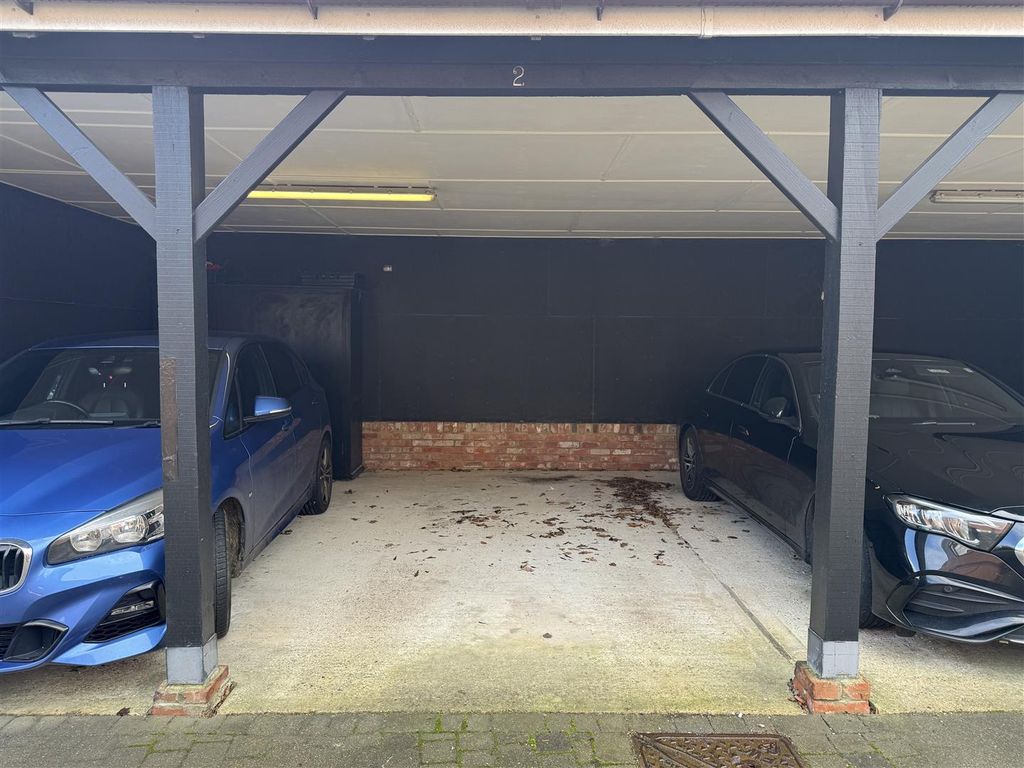 Additional image 20 of 3 bed flat for saleEnborne Gate, Newbury RG14