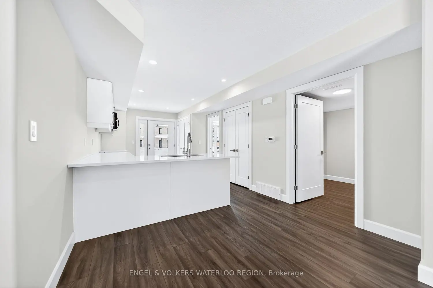 Additional image 8 of 3202 Vivian Line 47