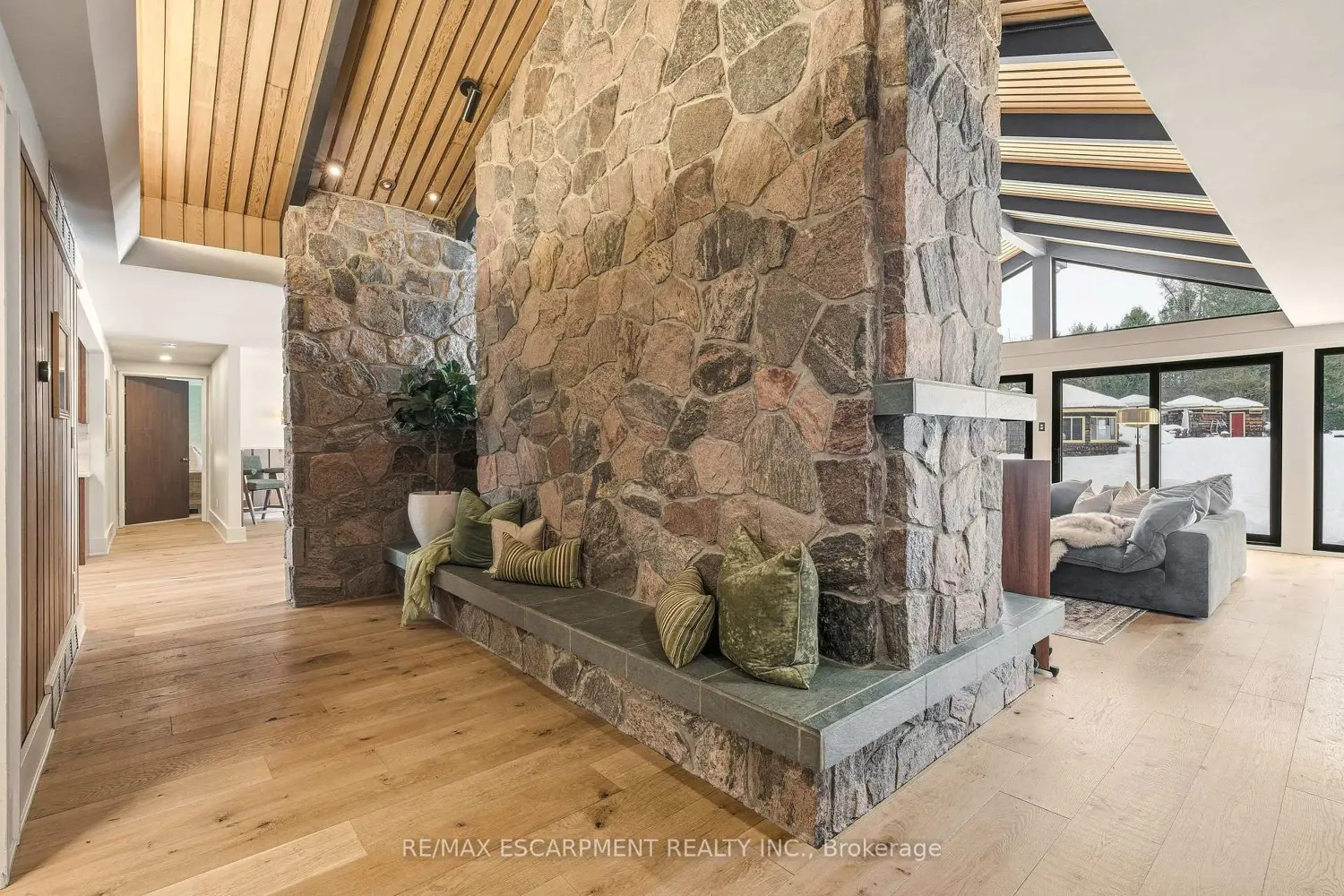 Additional image 3 of 2510 Britannia Road