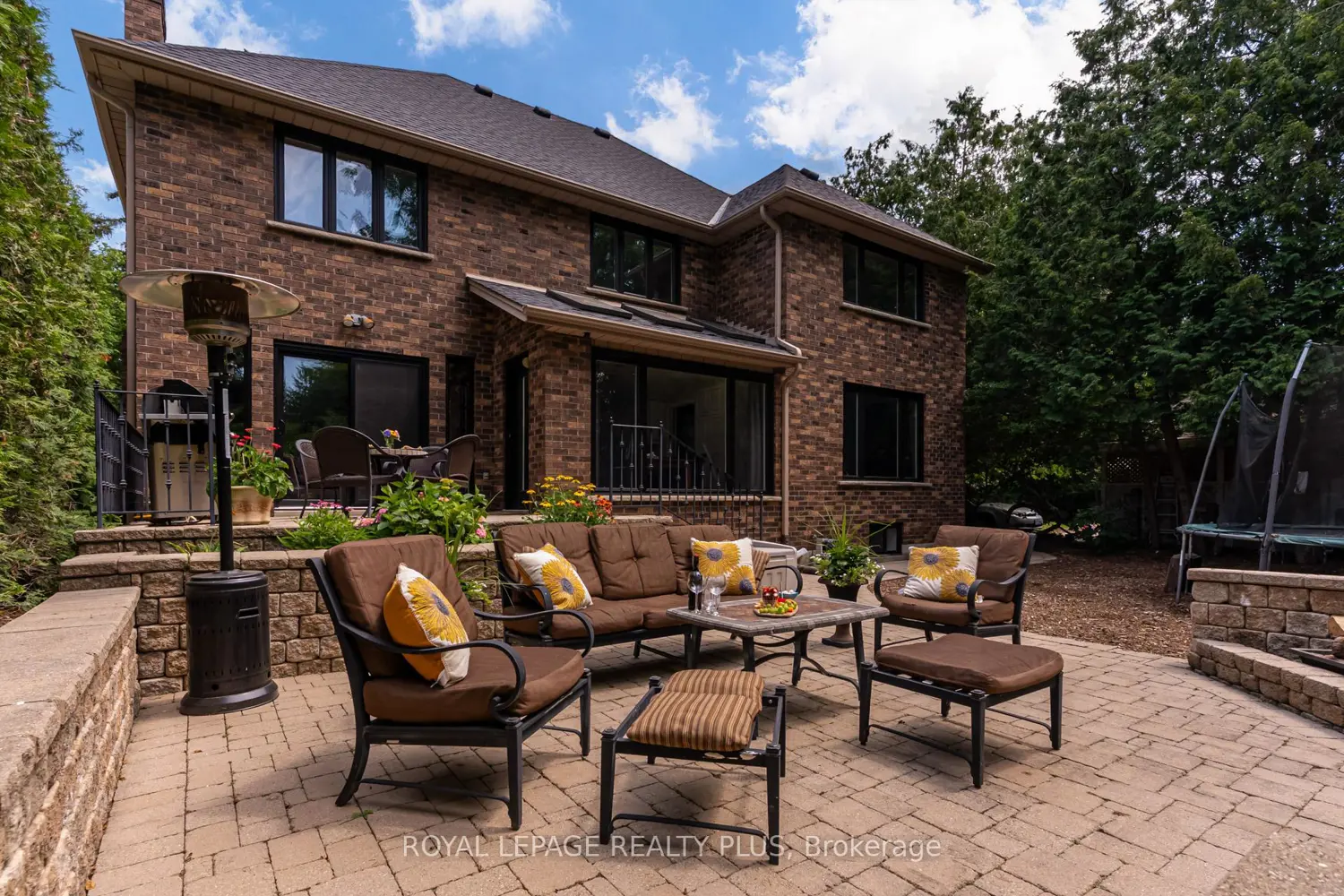 Additional image 12 of 2530 Jarvis Street