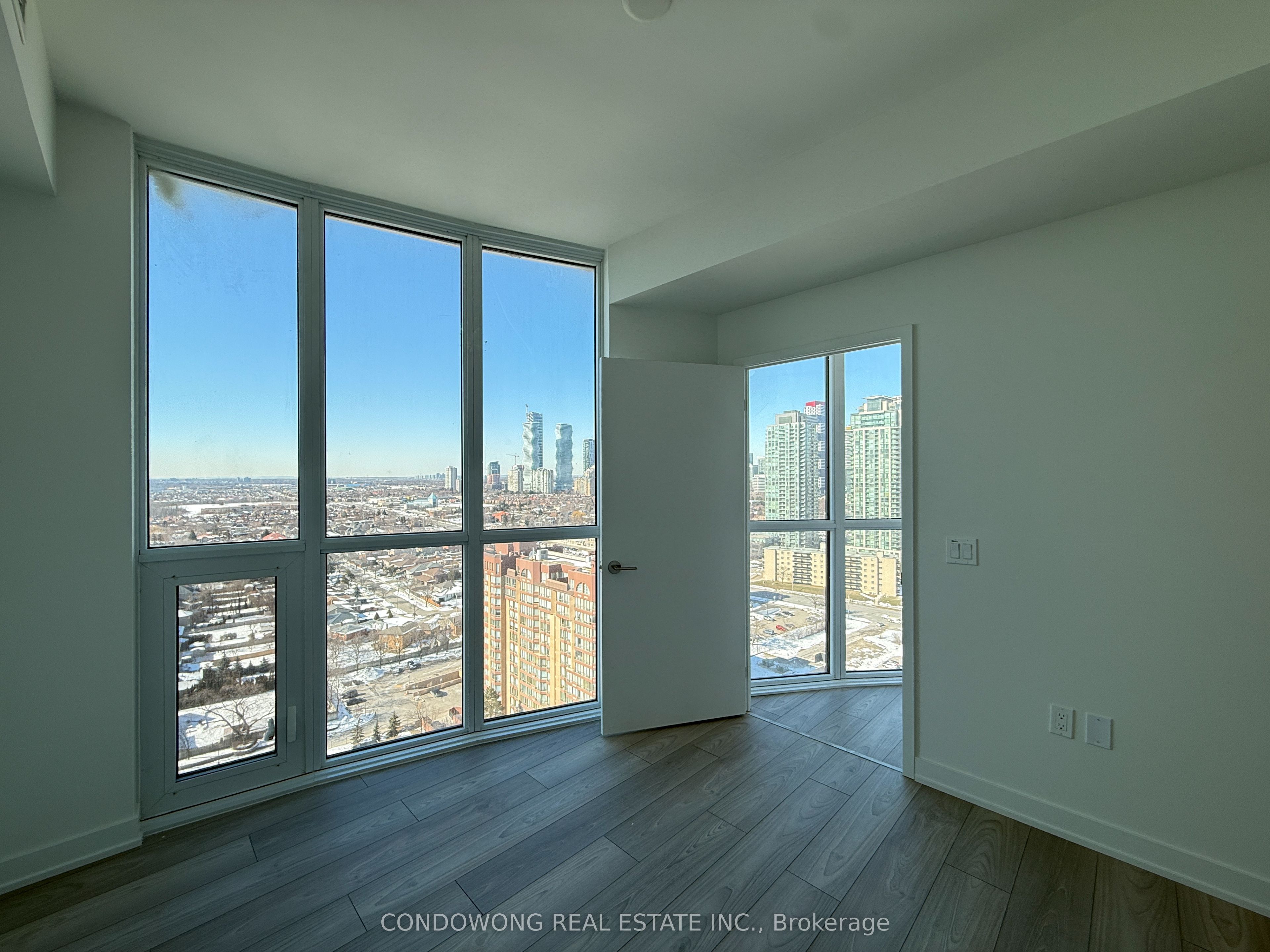Additional image 5 of 2109-1 Fairview Road E, Mississauga, ON, L5A 0B4