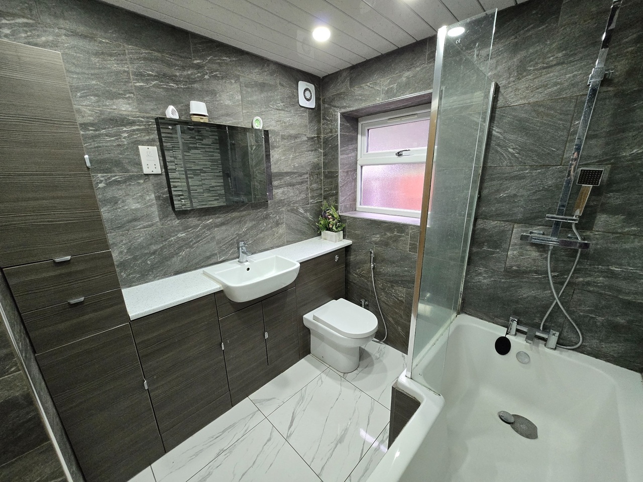 Additional image 4 of Room in a Shared House, South Road Avenue, B18, N1 7GU