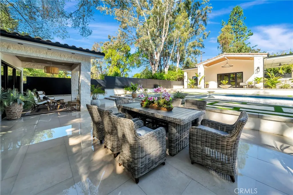 Additional image 131 of 19225 Rosita St, Tarzana, CA 91356