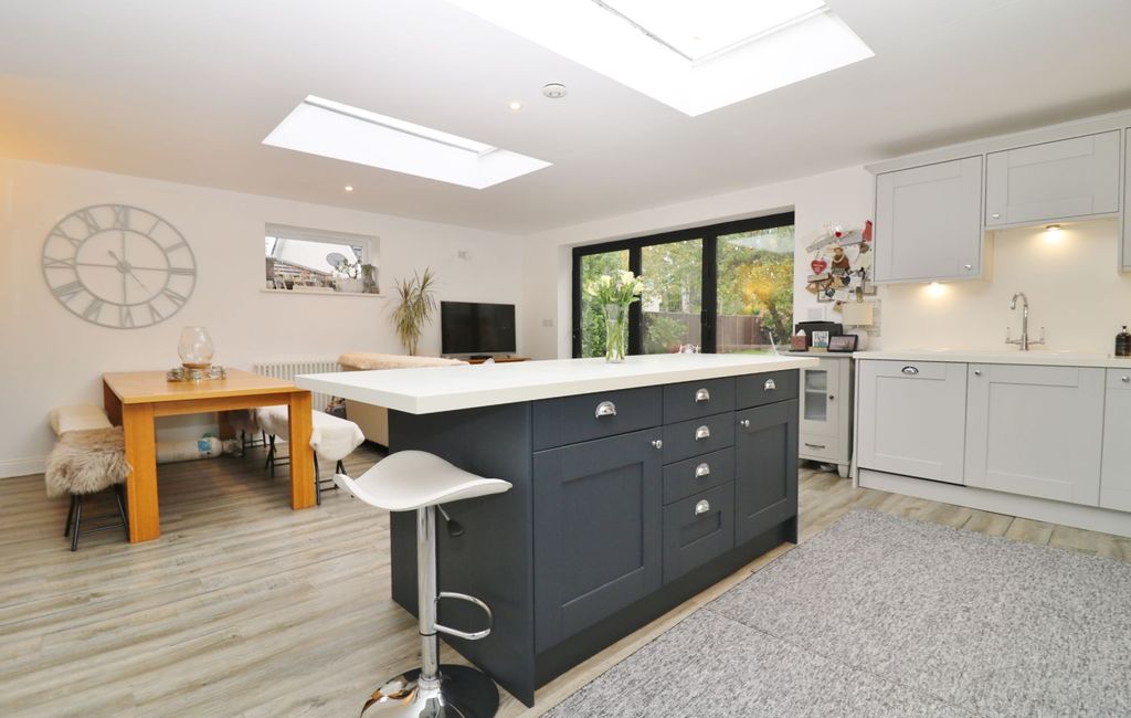 Additional image 13 of 4 bed semi-detached house for saleMoorhill Road, West End SO30