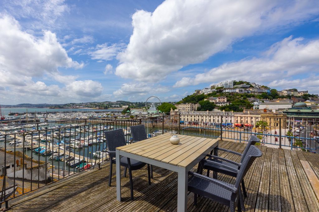 5 bed flat for saleHarbourside, Torquay TQ1 photo 3