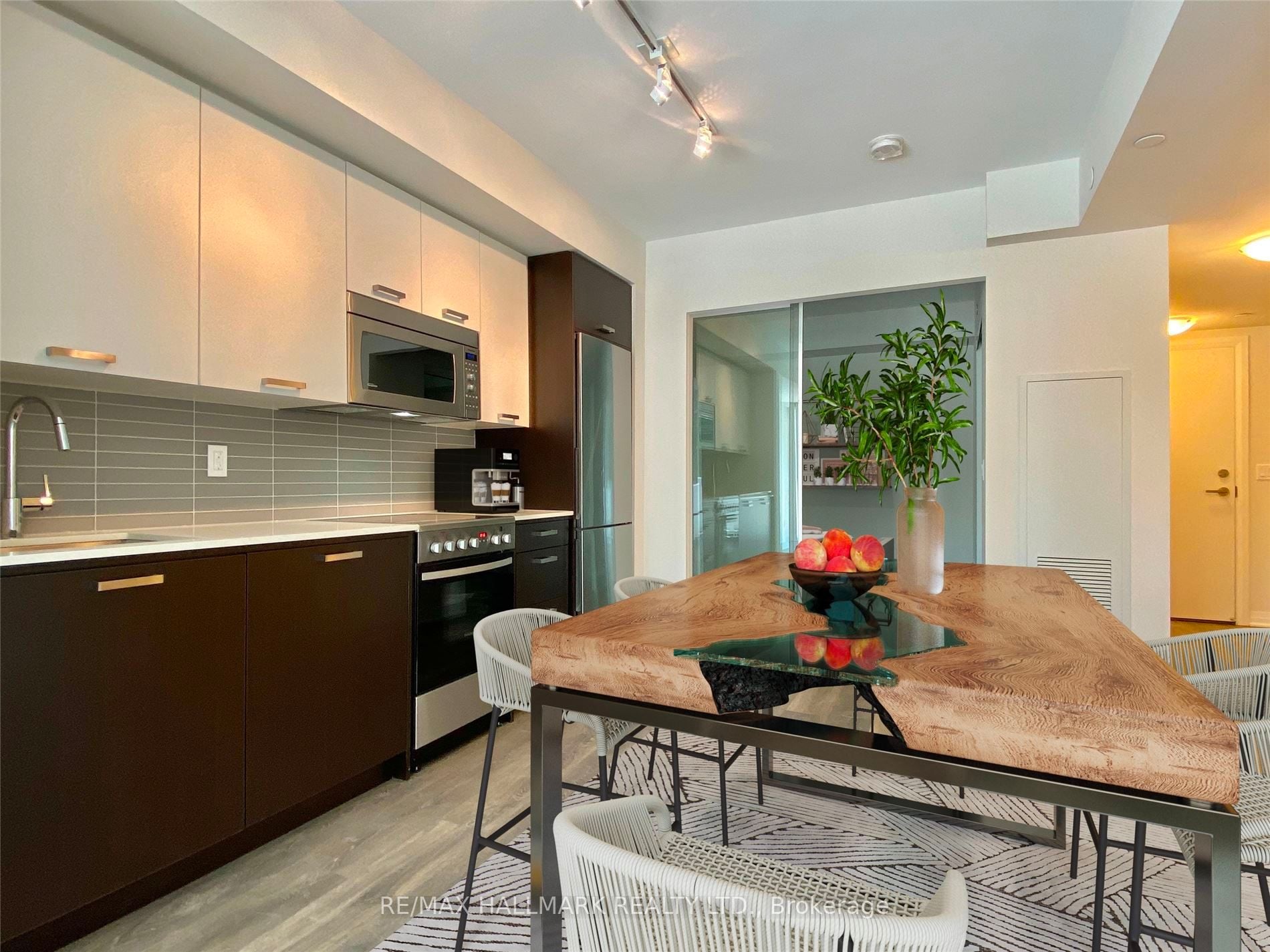 Additional image 4 of 311-2301 Danforth Avenue, Toronto, ON, M4C 0A7