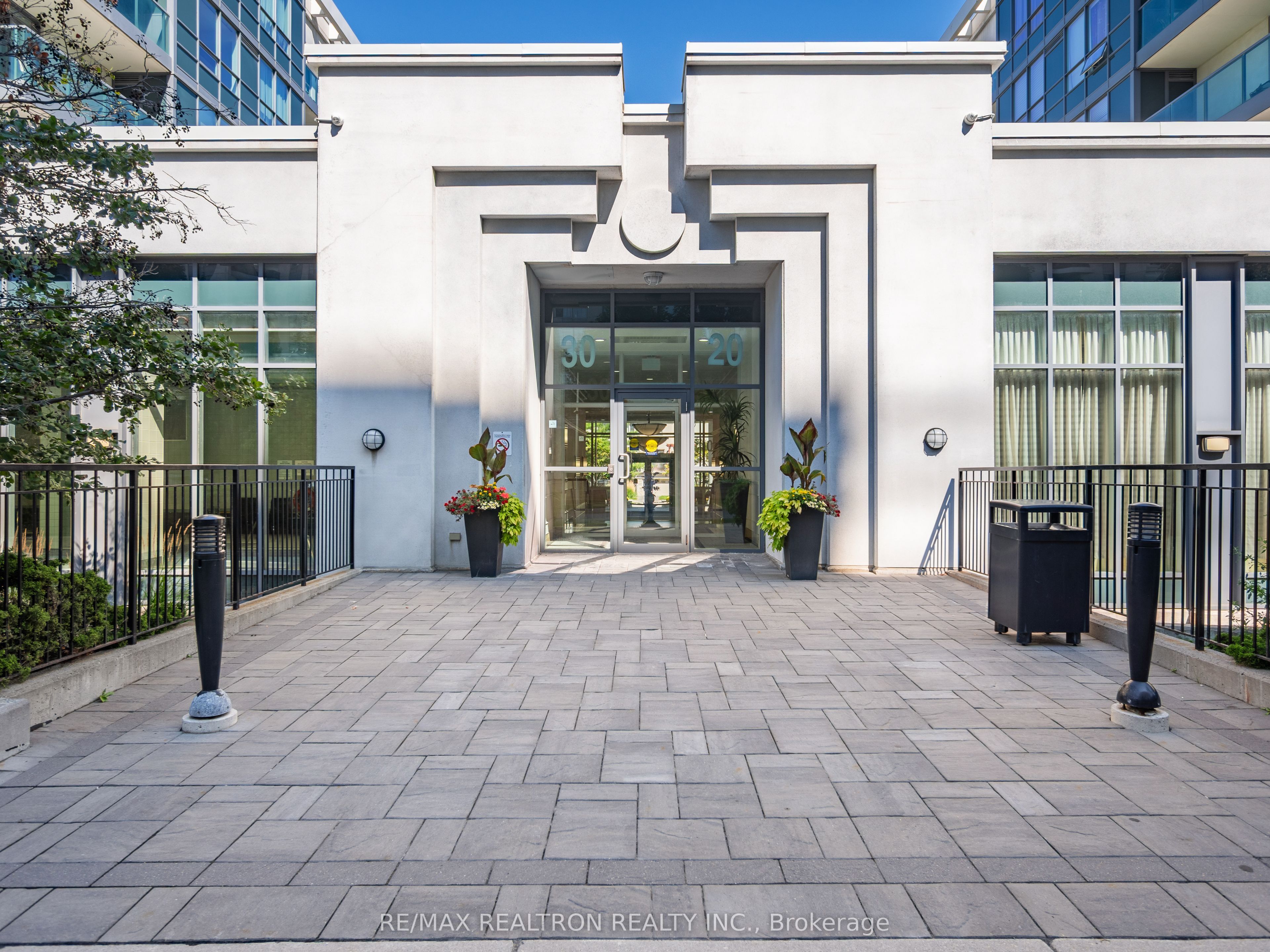 1110-20 North Park Road, Vaughan, ON, L4J 0G7