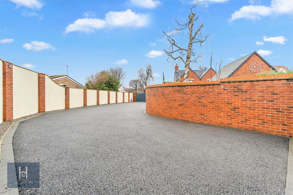 Land for saleNew Road, Rangeworthy BS37 photo 5