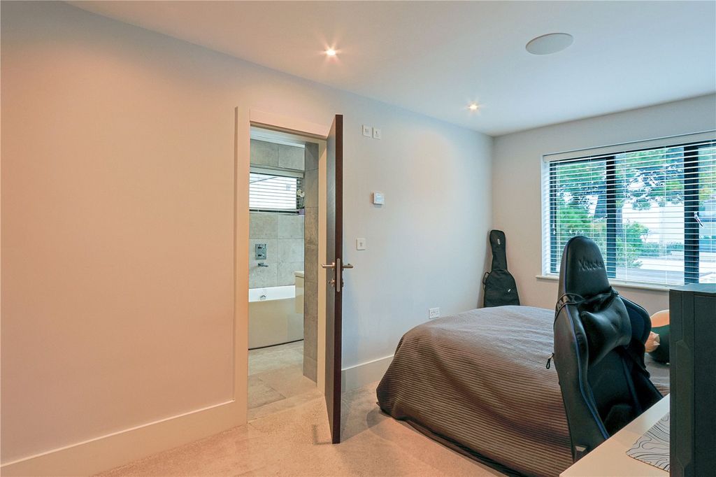 Additional image 11 of 3 bed flat for salePanorama Road, Poole, Dorset BH13