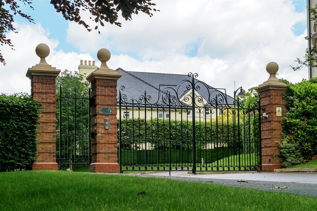 Additional image 23 of 3 bed flat for saleKingburys House, St. Hilarys Park, Alderley Edge SK9