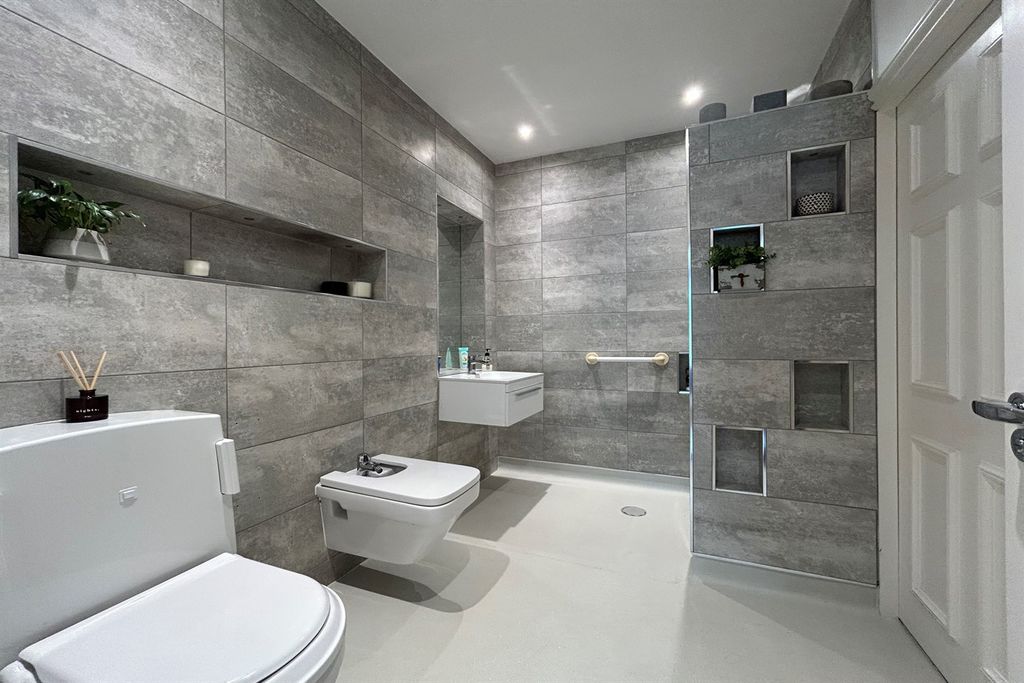 Additional image 14 of 2 bed flat for saleBarnfield House, St Hilarys Park, Alderley Edge SK9