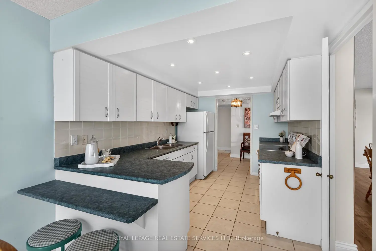 2180 Marine Drive 1601 photo 5