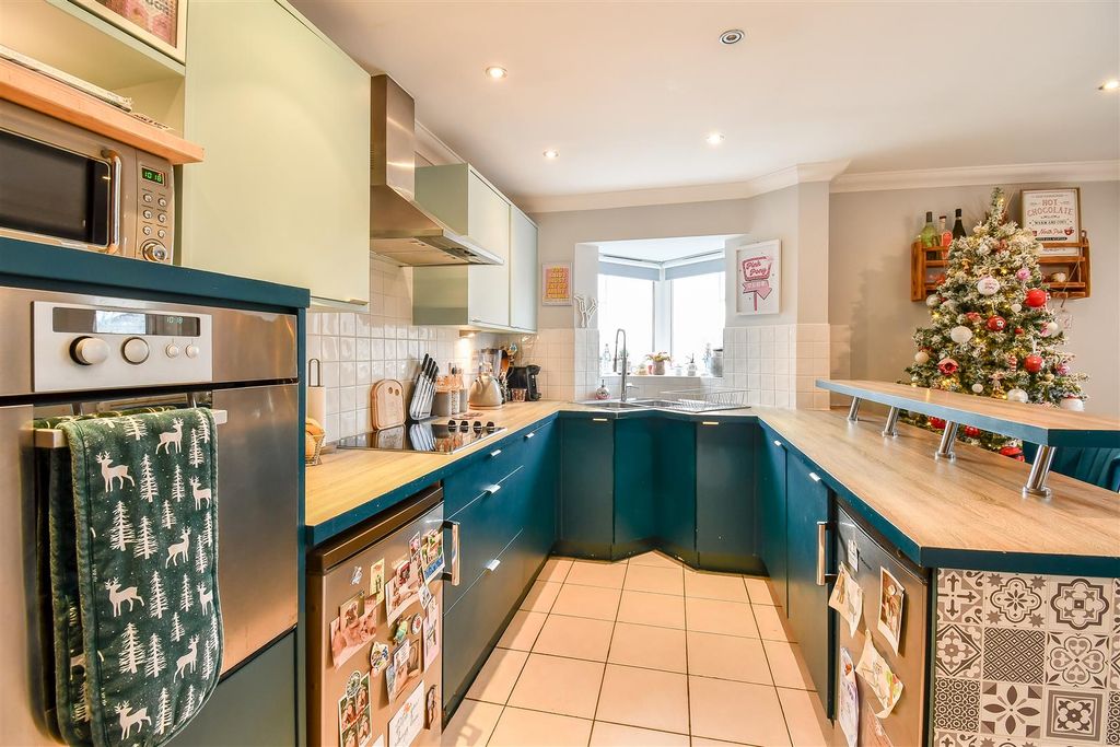 Additional image 12 of 2 bed flat for saleHeol Cilffrydd, Barry CF63