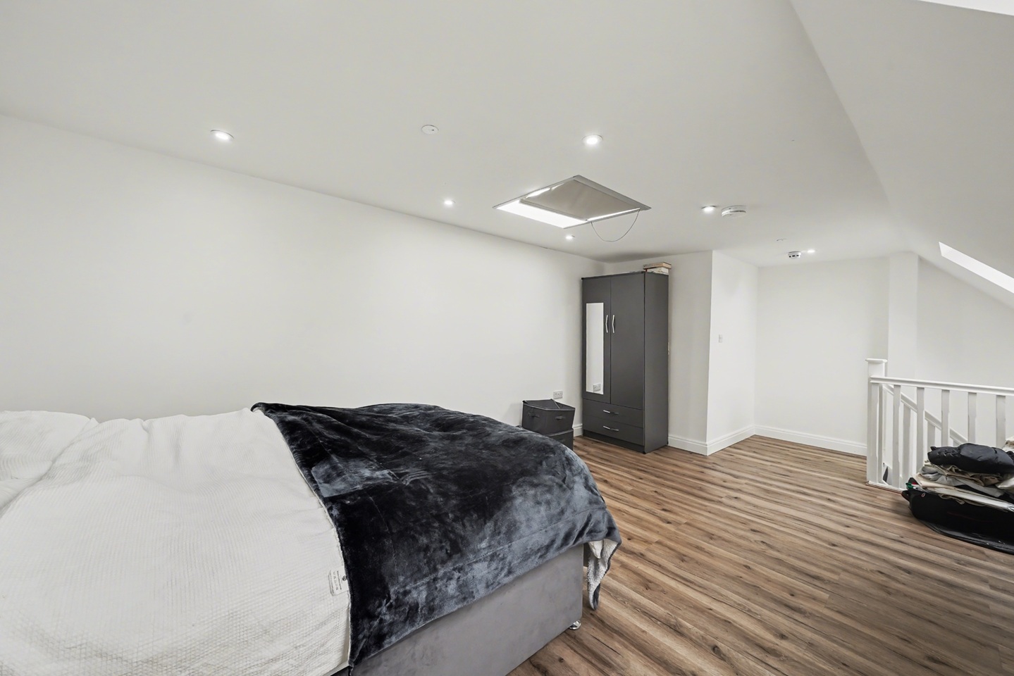Additional image 9 of 1 Bed Flat, Lexham Gardens, W8, N1 7GU