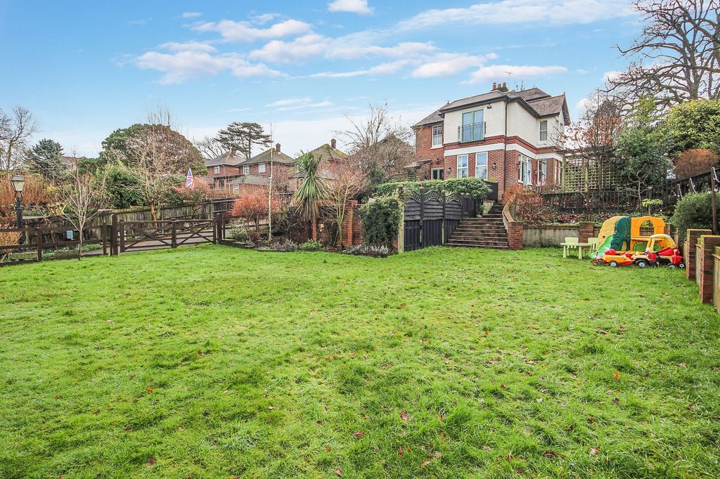 Additional image 7 of 6 bed property for saleThorold Road, Bitterne Park SO18