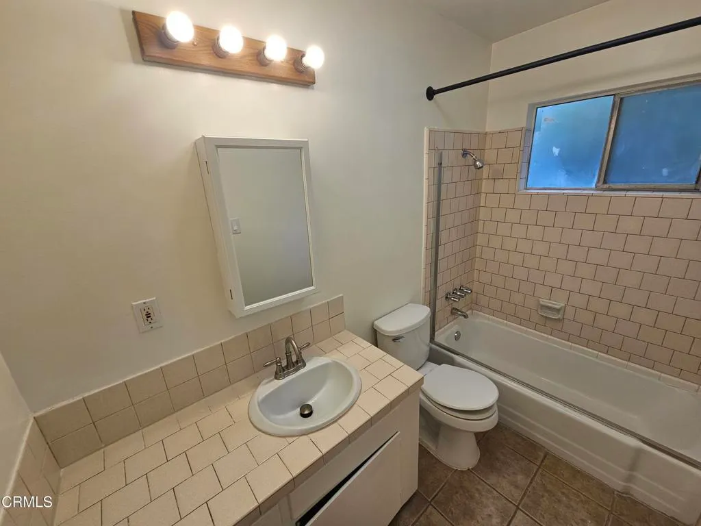 Additional image 9 of 12246 Oxnard Street Unit 1st Fl, Los Angeles, CA 91606