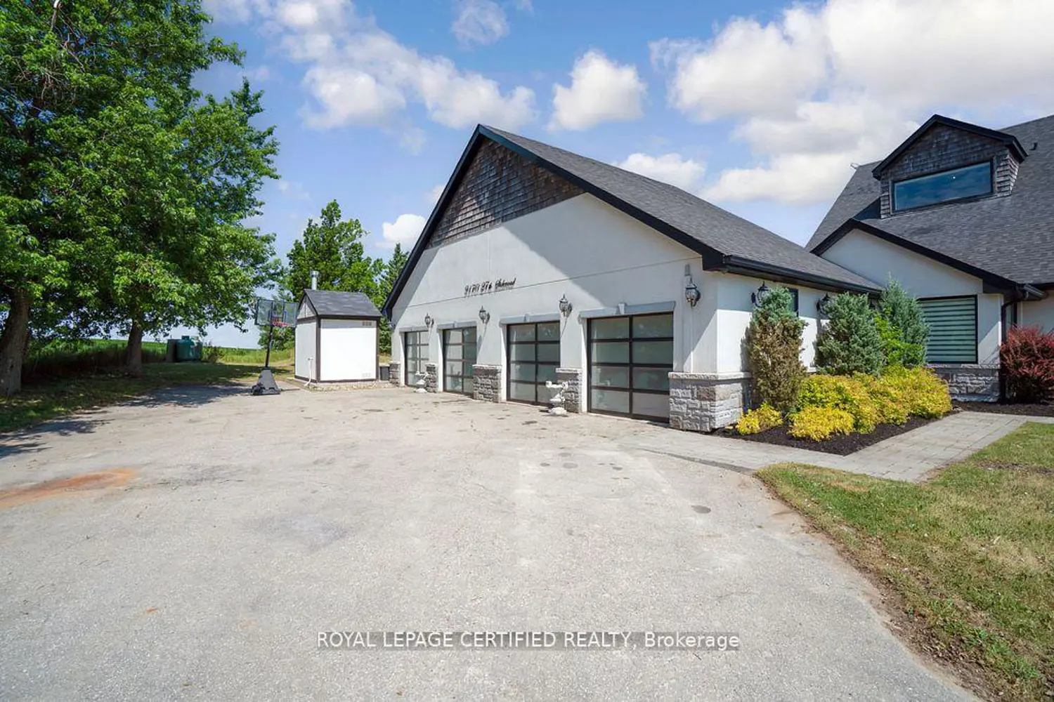 9170 Sideroad 27
