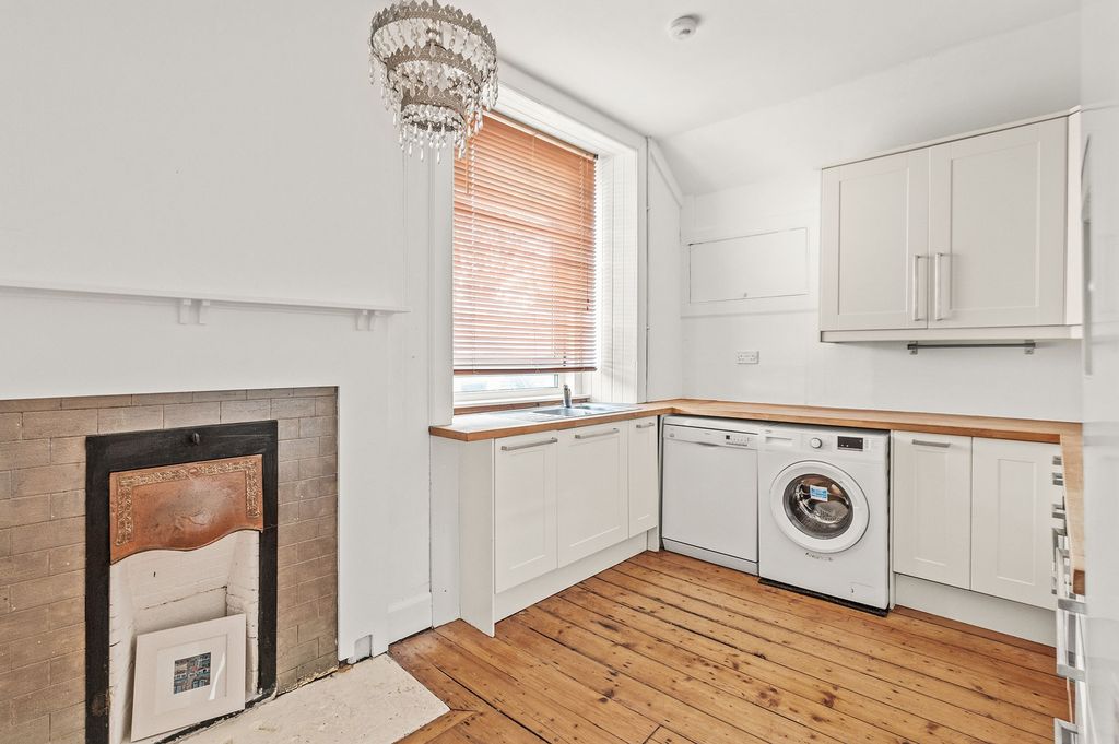 Additional image 8 of 4 bed flat for saleLion Well Wynd, Linlithgow EH49