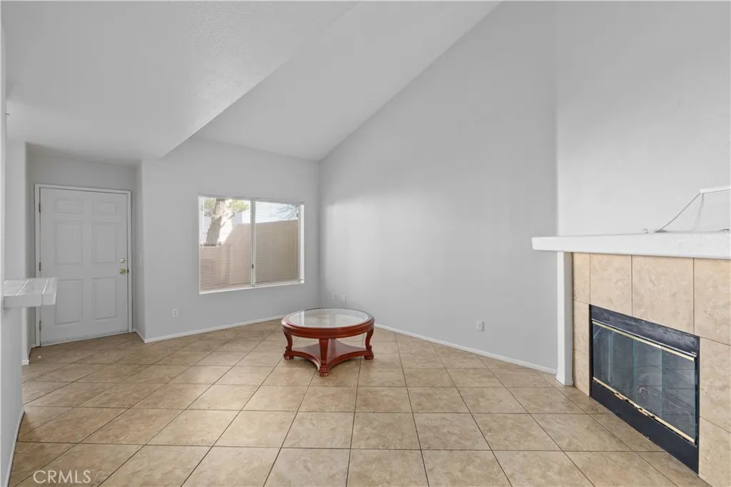 Additional image 3 of 39237 10th St W Unit C, Palmdale, CA 93551
