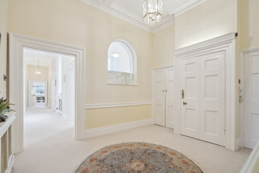 Additional image 10 of 3 bed flat for saleMissenden Road, Amersham, Buckinghamshire HP7