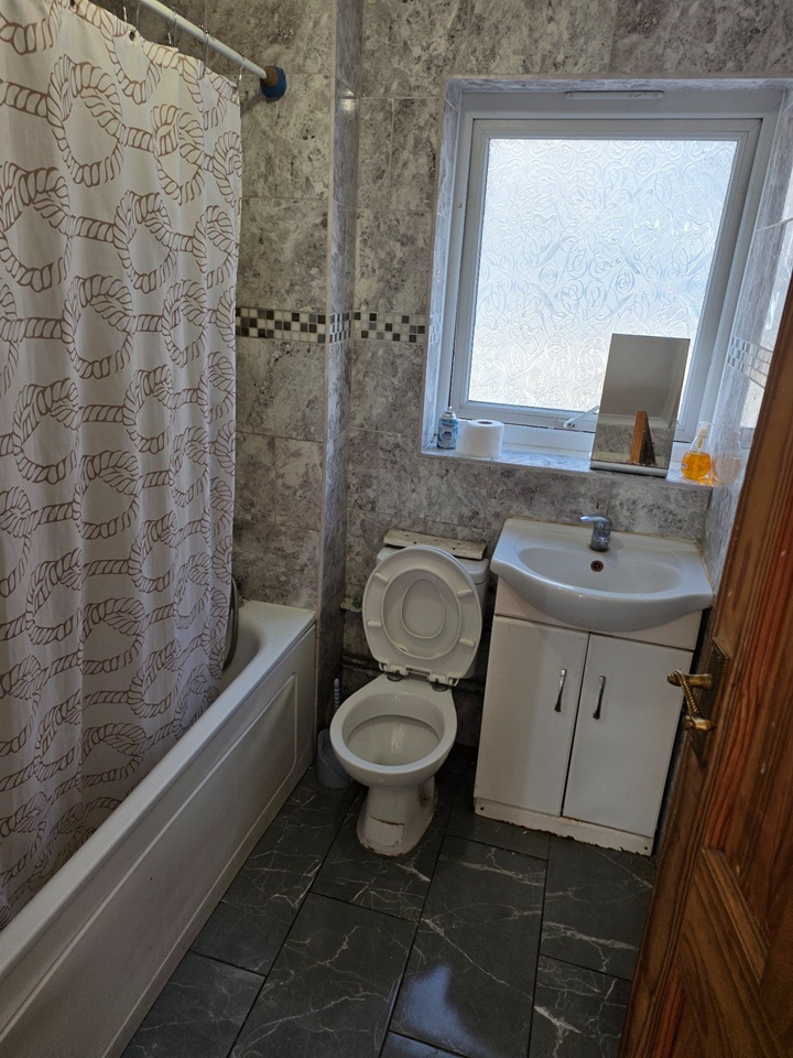 Additional image 2 of Room in a Shared House, Neville Close, SE15, N1 7GU