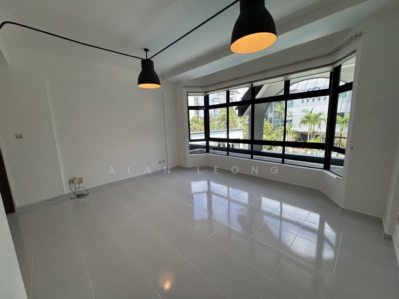 Additional image 3 of Loyang Besar Close