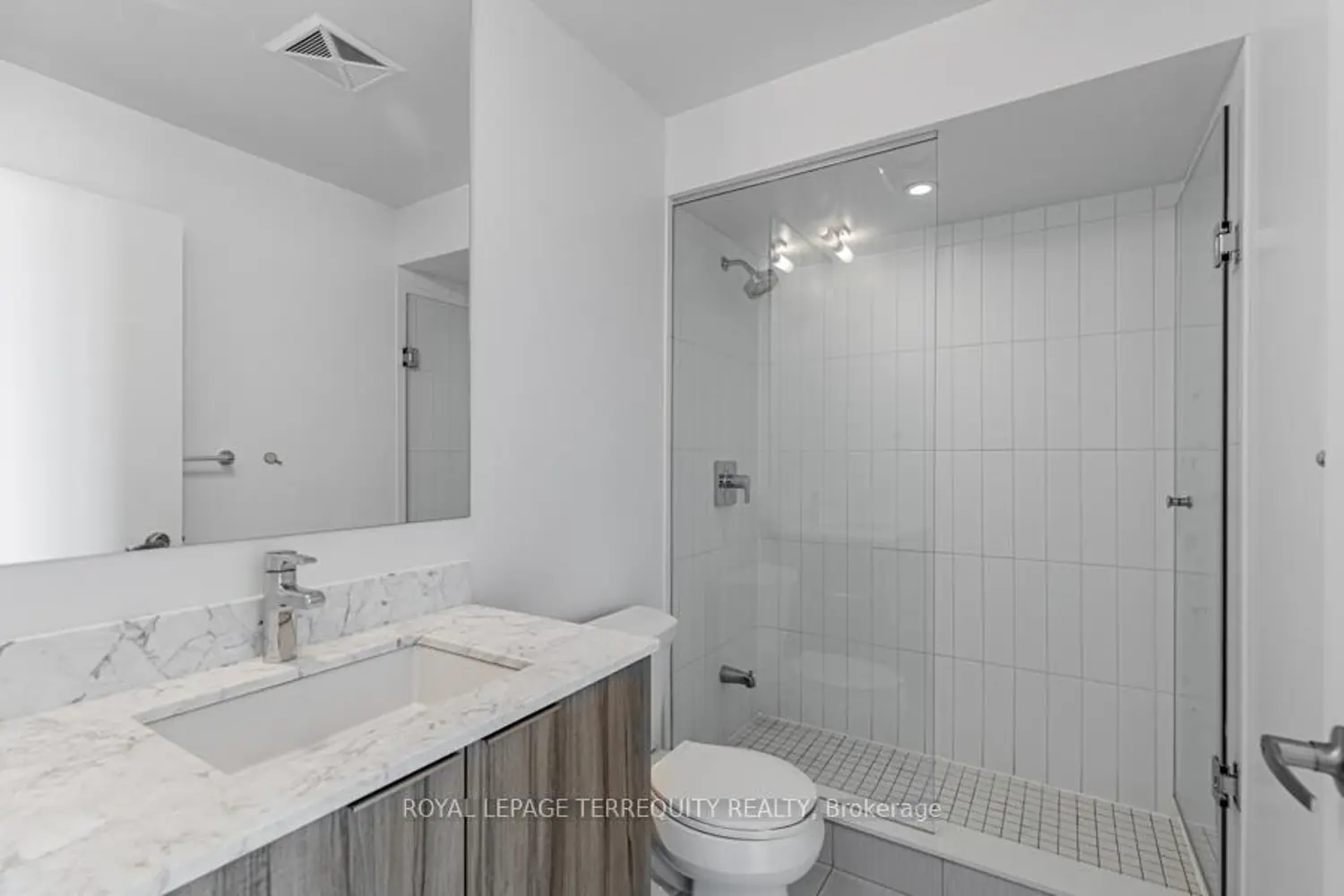 Additional image 16 of 955 Bay Street 3106