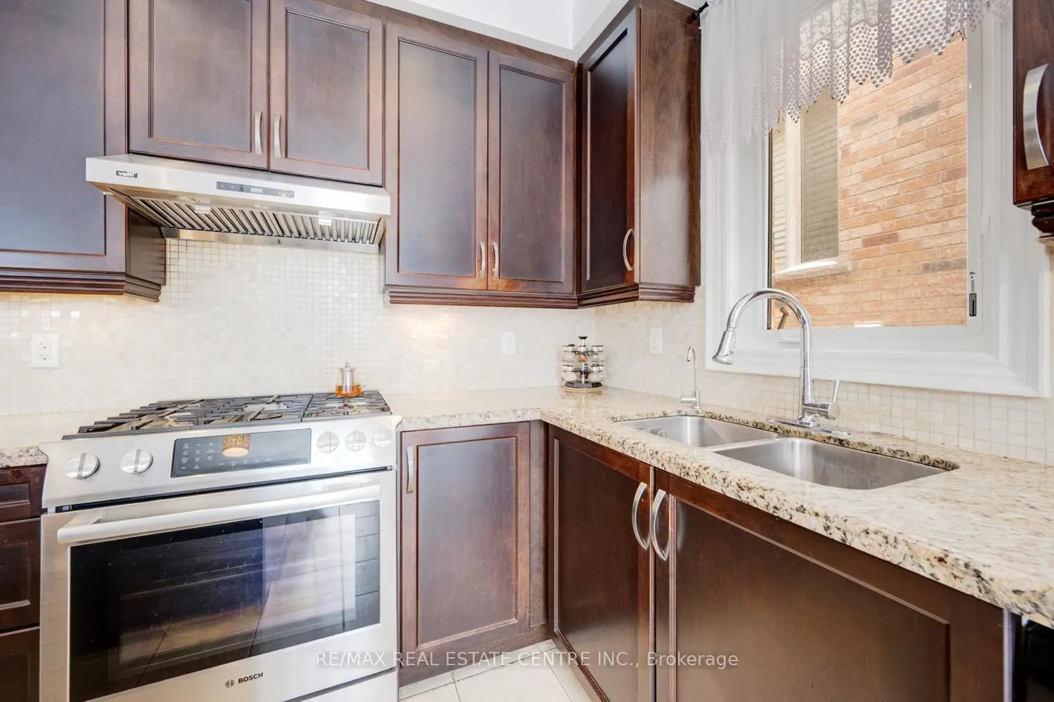 Additional image 8 of 19 Mediterranean Crescent