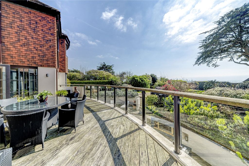 Additional image 8 of 6 bed detached house for saleSea Way, Middleton-On-Sea, West Sussex PO22