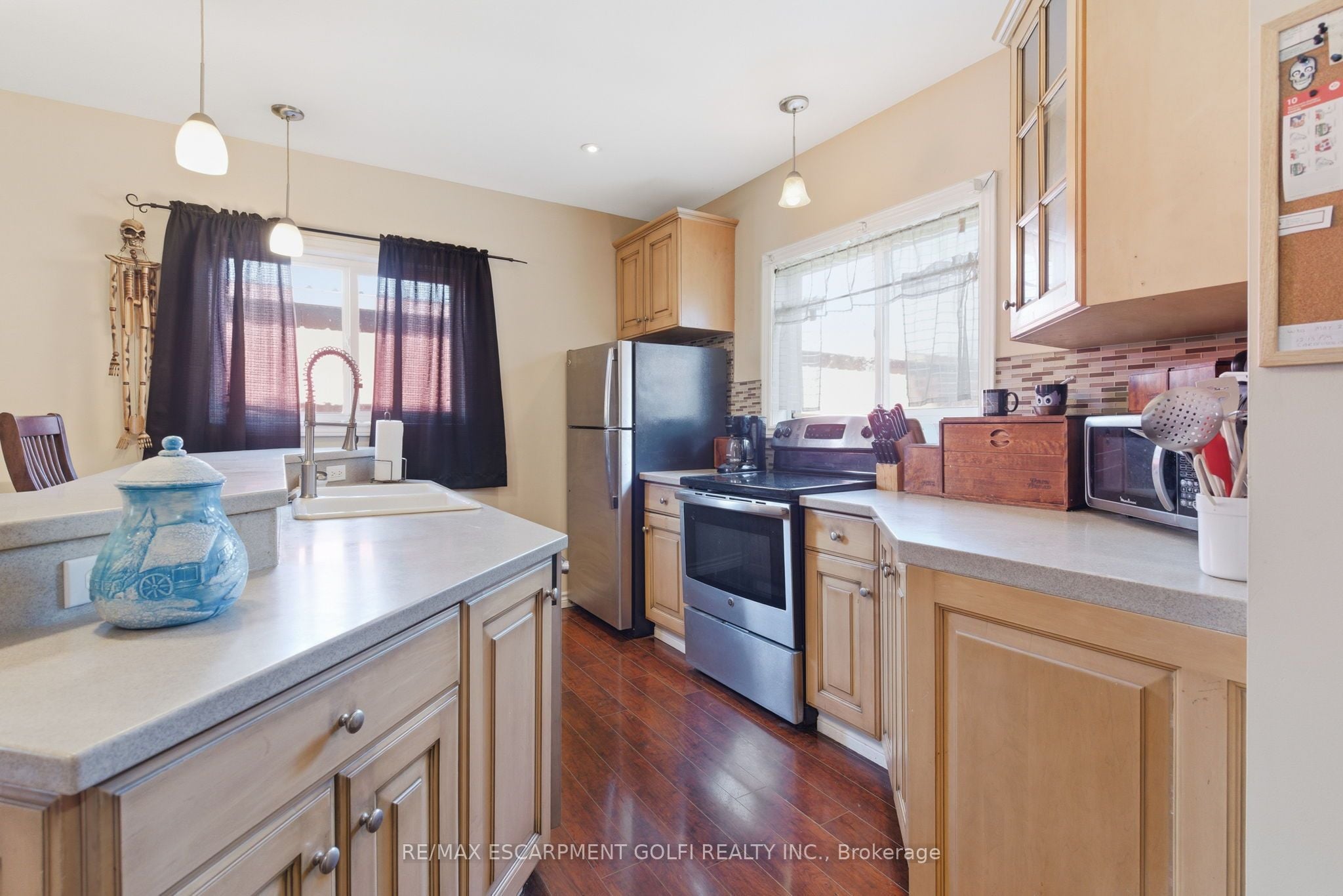 Additional image 6 of 132 1/2 Lake Street, St. Catharines, ON, L2R 5Y1