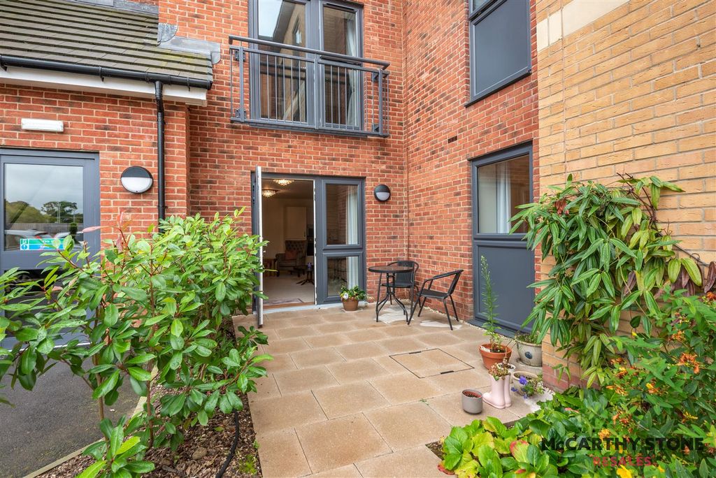 Additional image 2 of 1 bed flat for saleThe Moors, Thatcham RG19