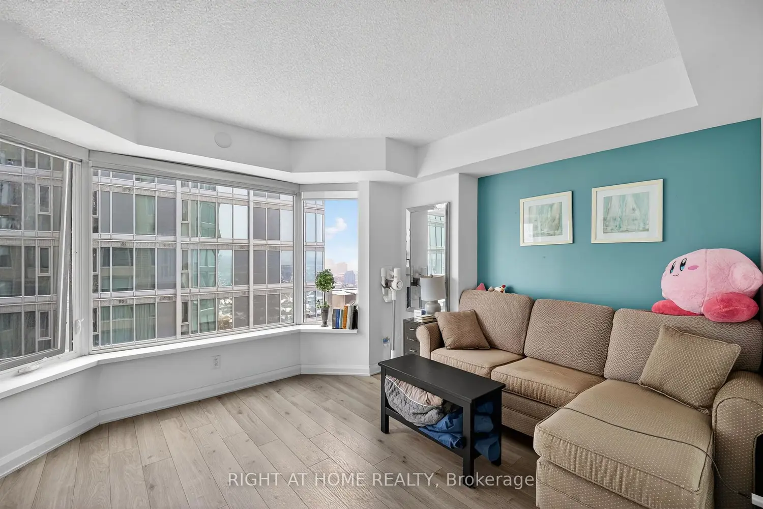 Additional image 6 of 155 Yorkville Avenue 2512