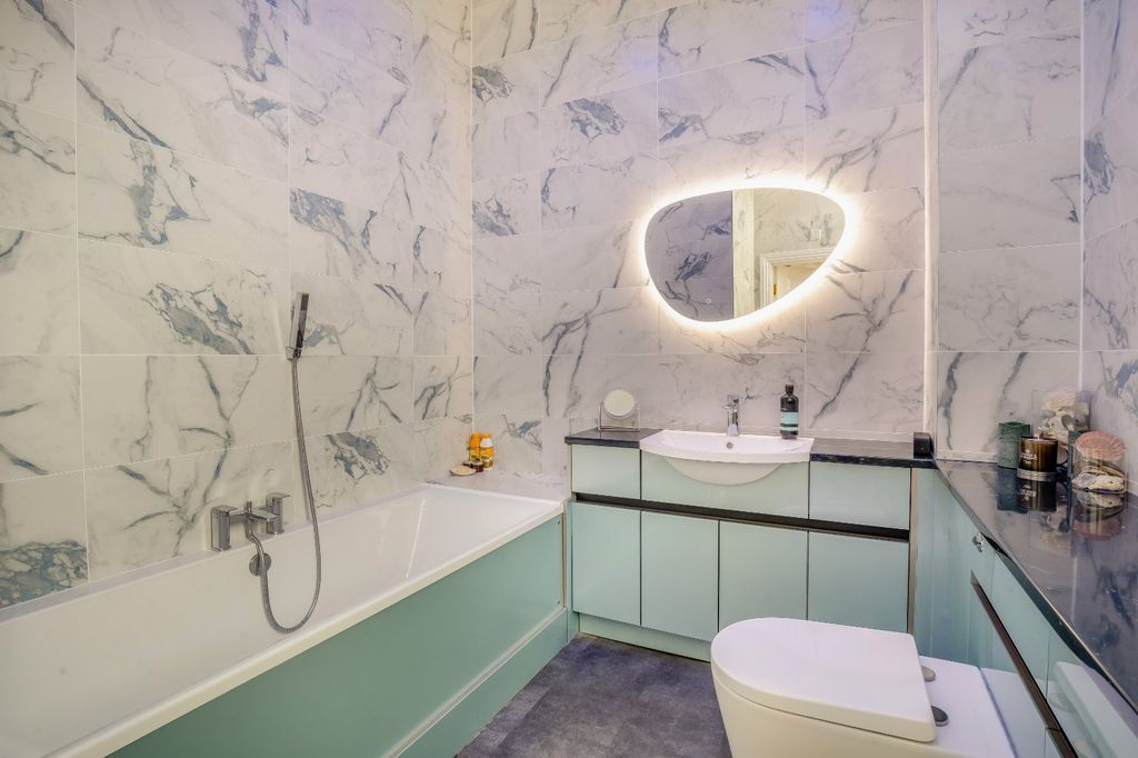 Additional image 10 of 3 bed flat for sale1761 Building, City Walls Road, Chester CH1