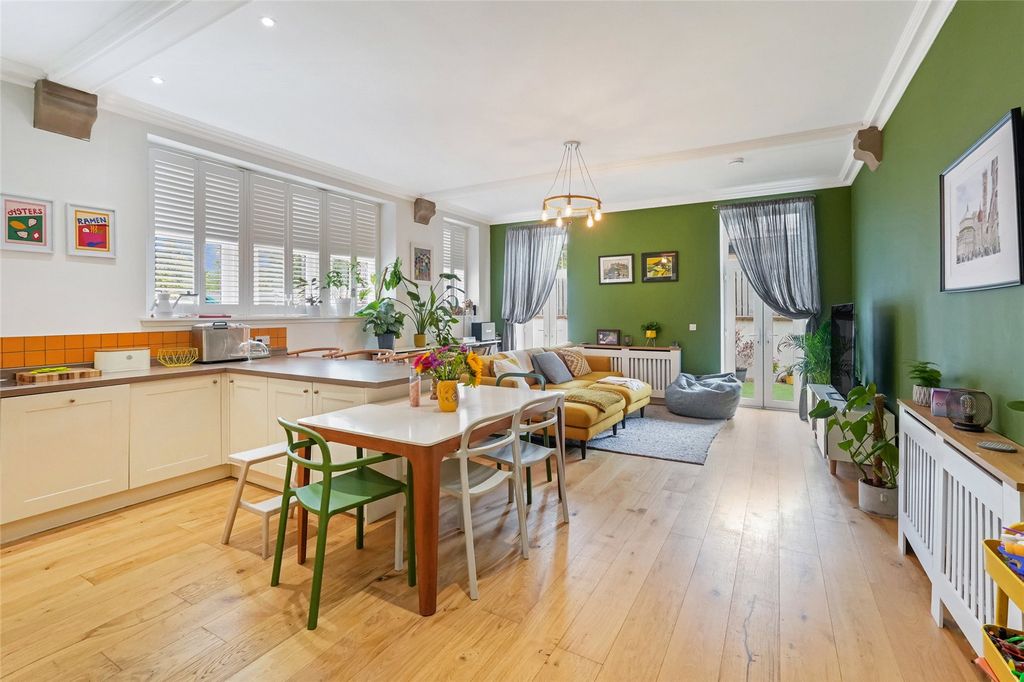 Additional image 3 of 2 bed flat for saleColquhoun Street, Helensburgh G84