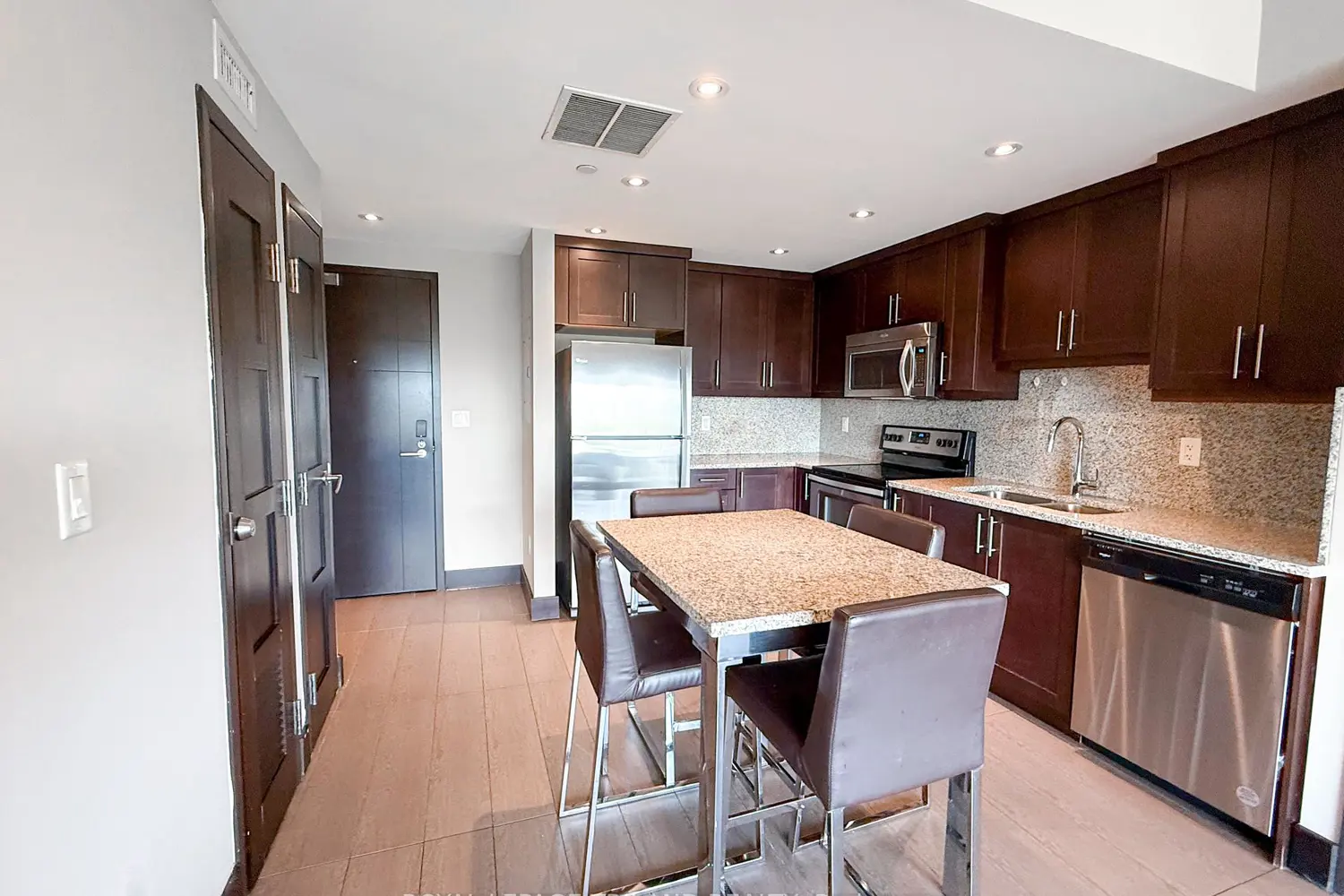 Additional image 3 of 1235 Richmond Street 1116