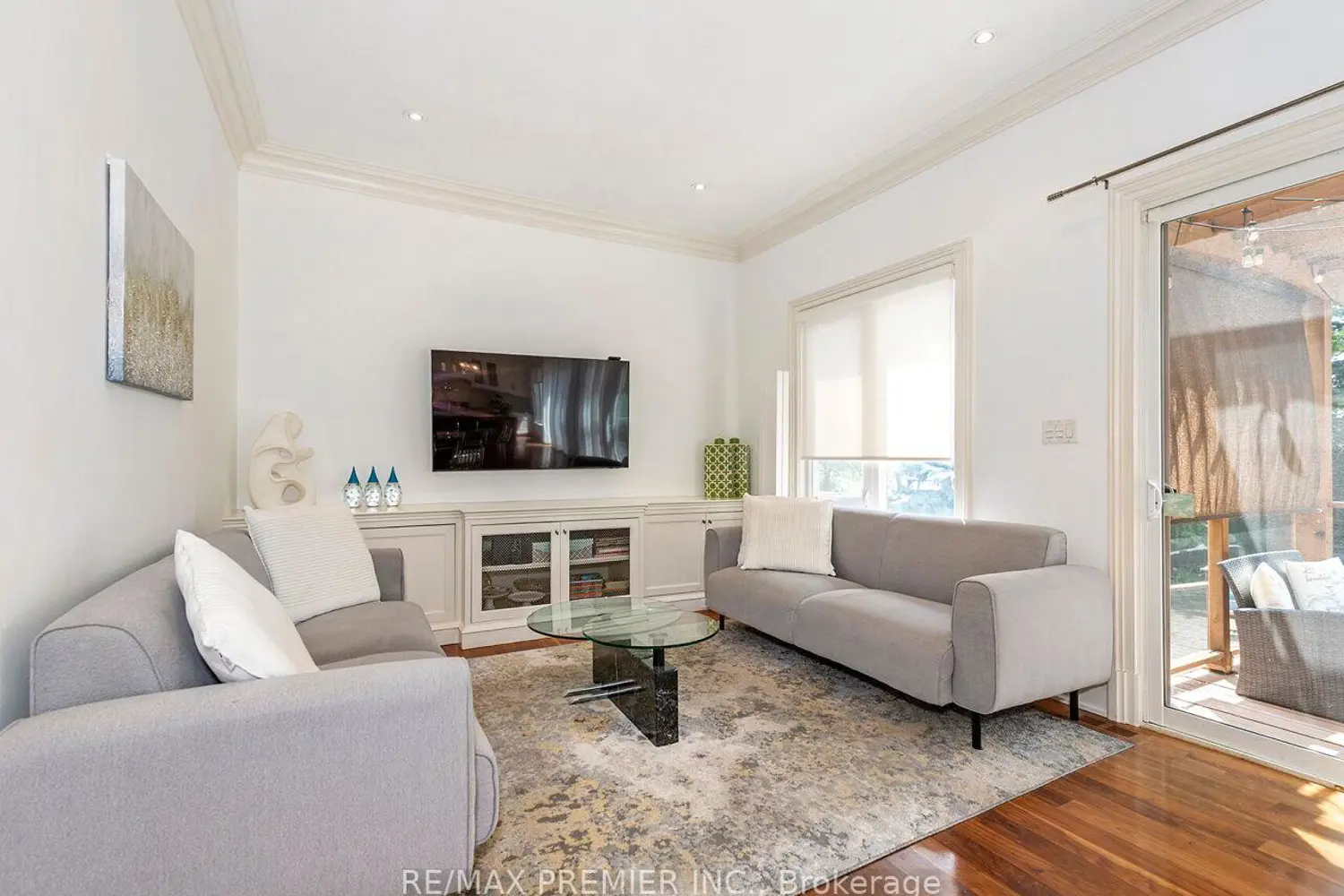 Additional image 14 of 35 Yorkdale Crescent