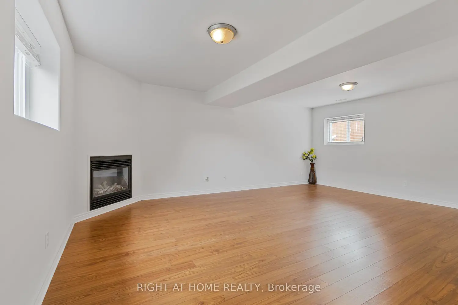 Additional image 4 of 9 Discovery Court